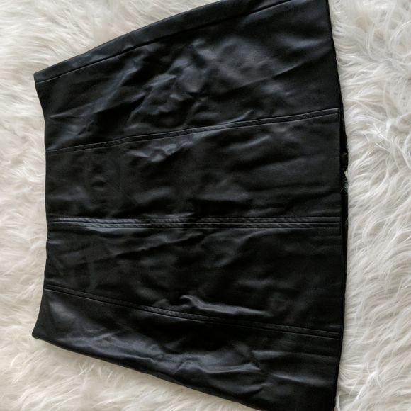 Forever 21 leather skirt - Picture 2 of 4